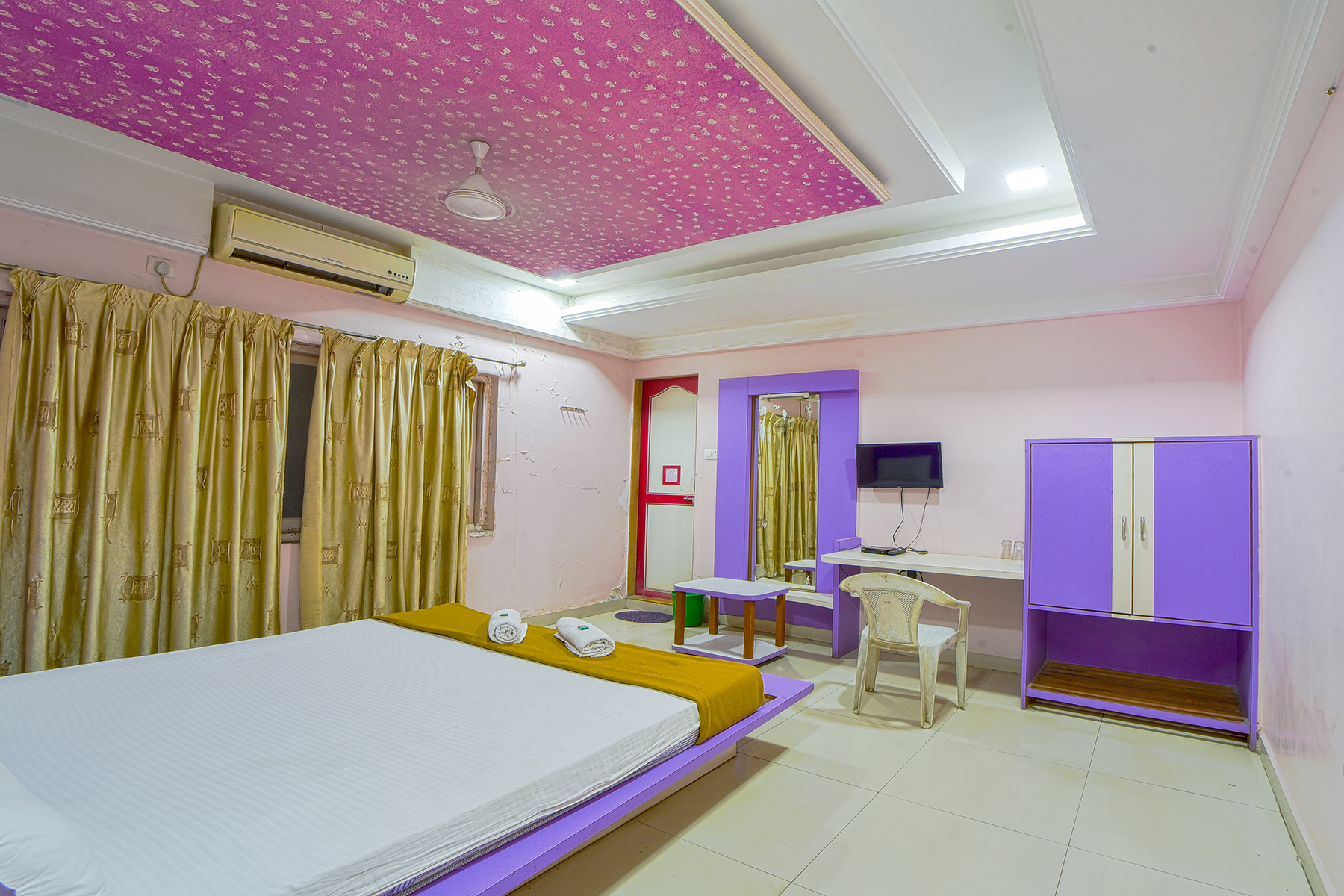 Hotel Radhika Deluxe, Kolhapur 2