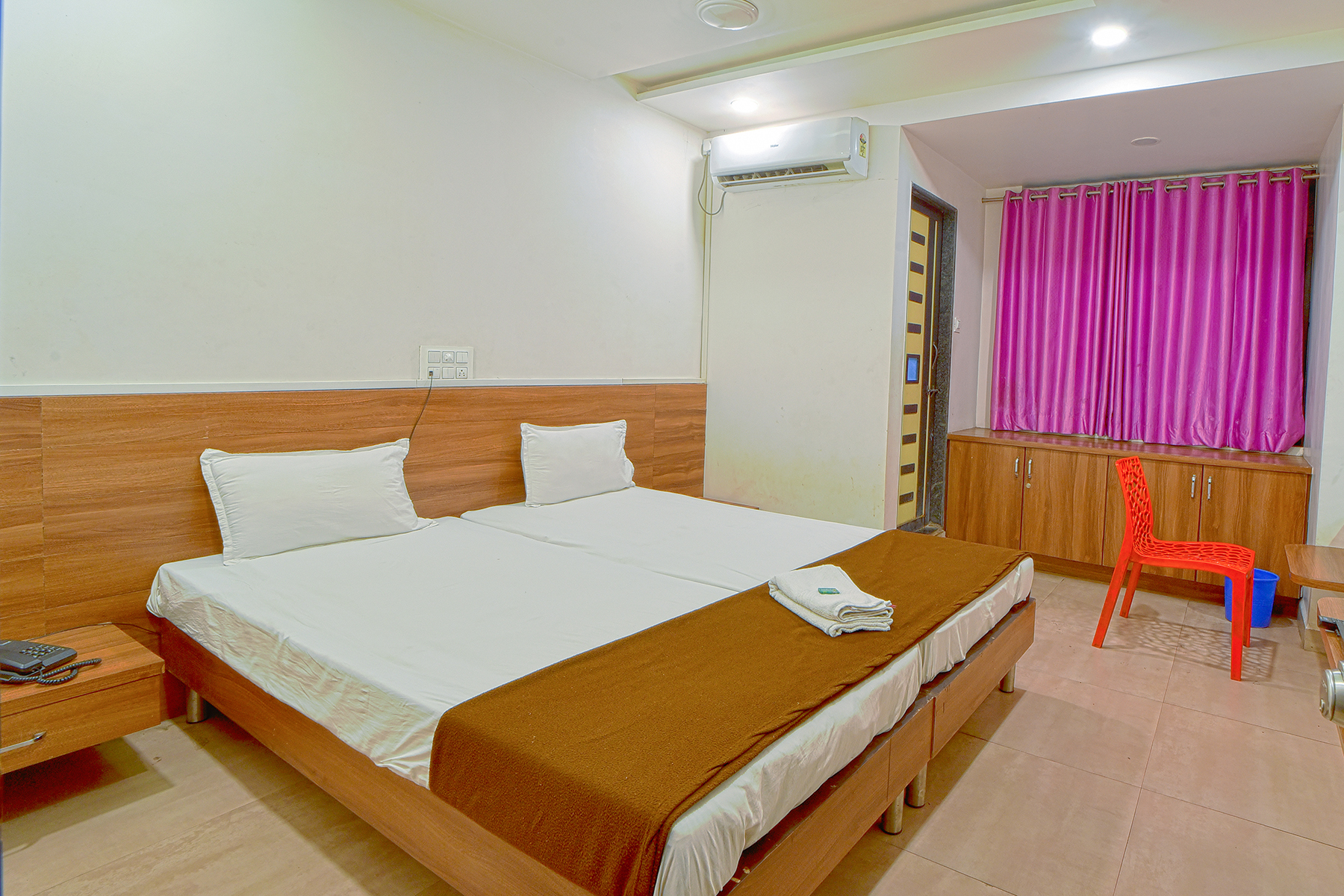 Hotel Radhika Deluxe, Kolhapur 3