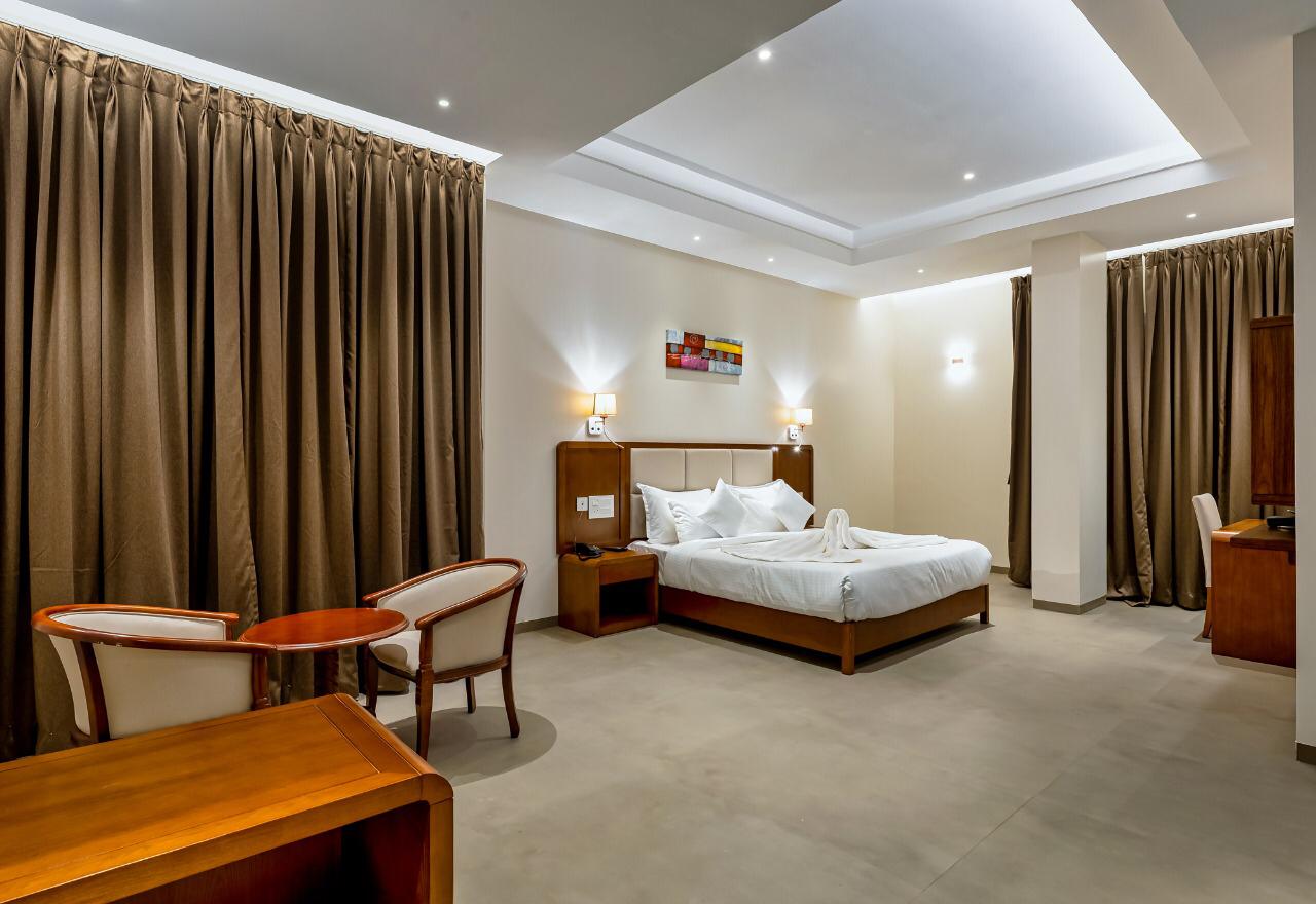 Hotel Grand Regal, Uran Islampur 1