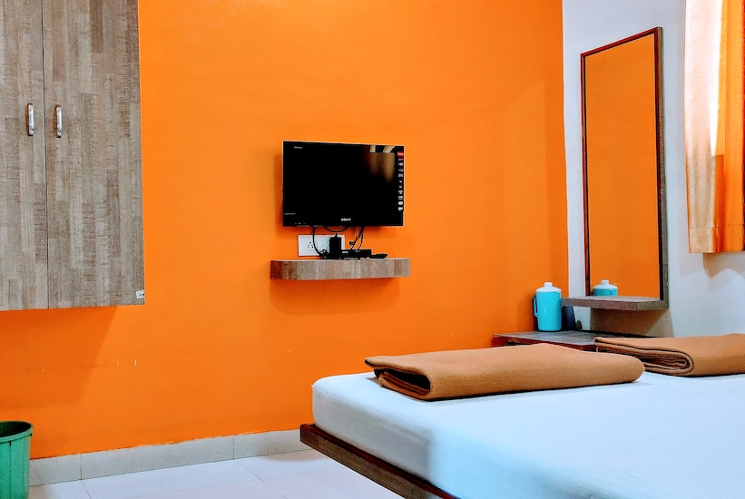 Vrundavan Hotel, Akkalkot 2