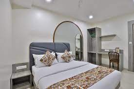 Hotel Signature, Surat 3