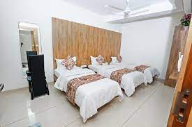 Hotel Signature, Surat 4
