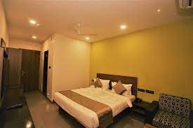 Hotel Regents, Surat 5