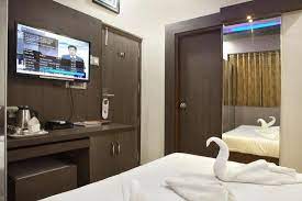 Hotel Kohinoor Plaza, Ahmedabad 4