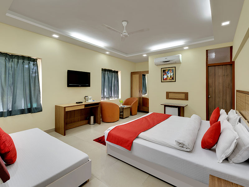 Sterling Greenwoods Lake Resort, Ahmedabad 3