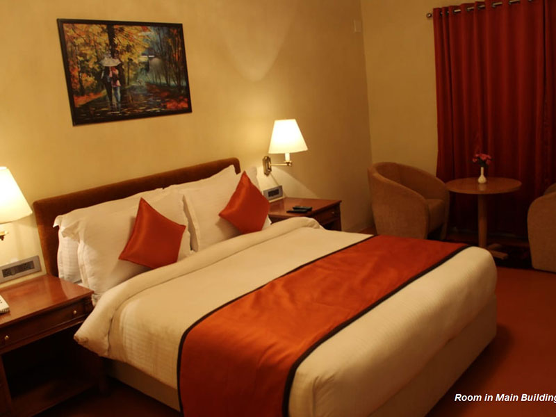 Sterling Greenwoods Lake Resort, Ahmedabad 4