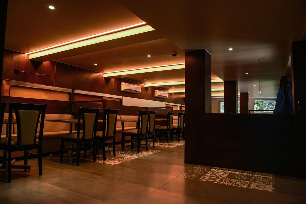 Hotel Shahi Executive, Karad 2