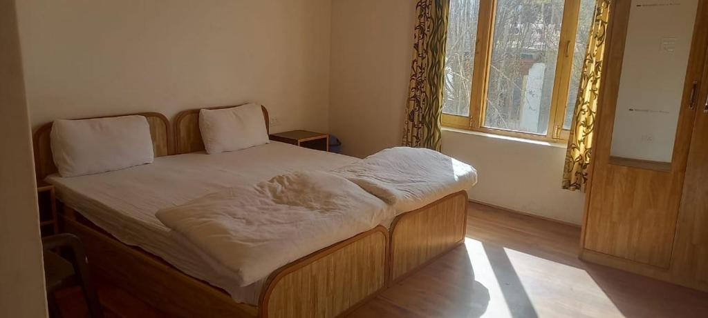 Zawa Guest House, Leh 5
