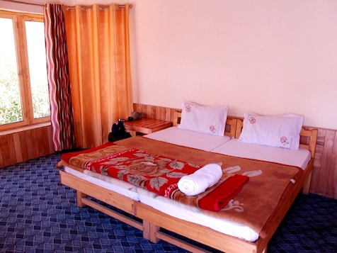 A.O Guest house sumoor Nubra, Leh 4