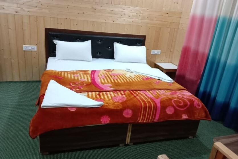 Sand Field Guest house, Leh 5