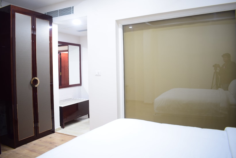 Hotel Naveen Continental, Allahabad 3