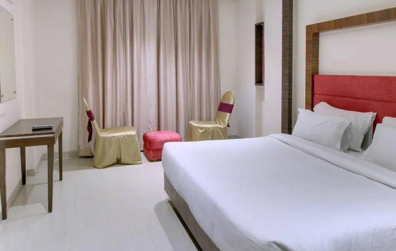 Hotel Red Carlton, Kanpur 4