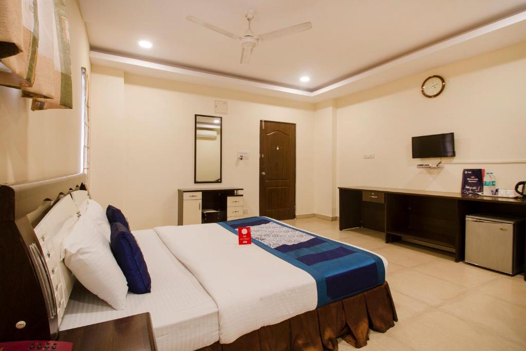Iroomz Way Inn, Hyderabad 2