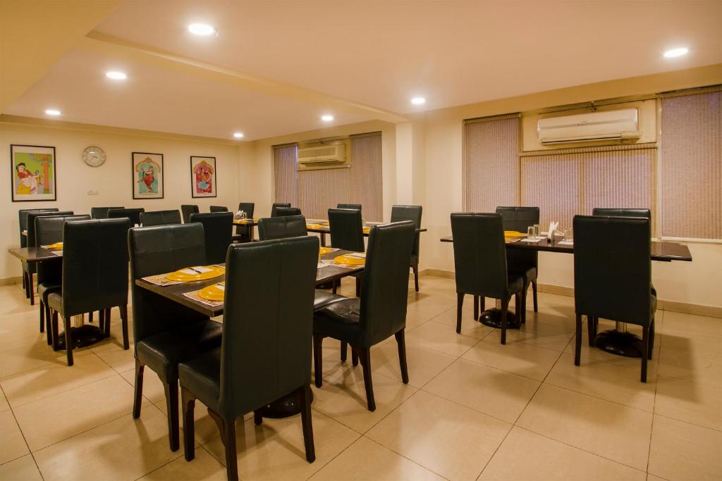 Iroomz Way Inn, Hyderabad 5