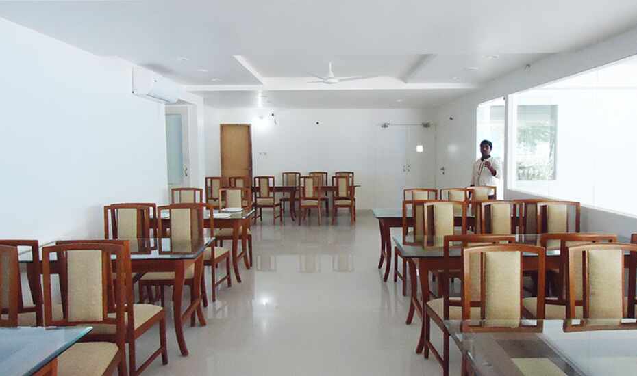 Hotel Sybaritic Suites, Hyderabad 3