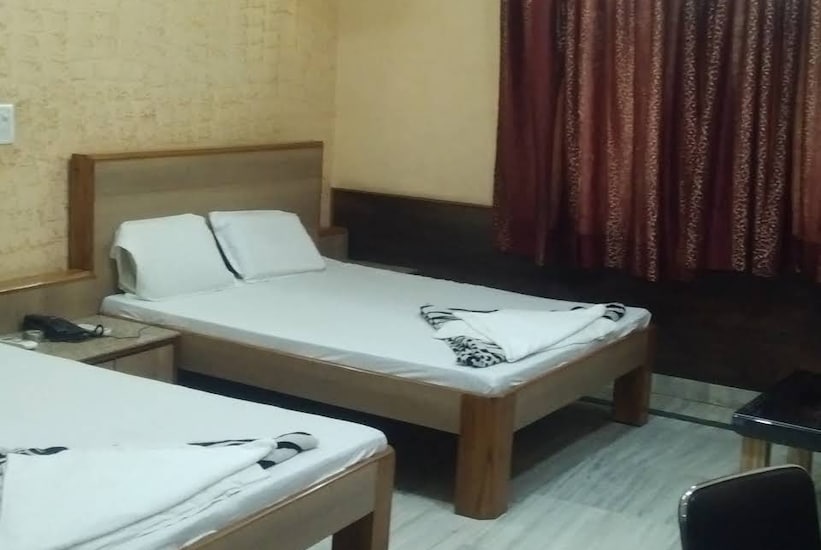 Hotel Nirmal Palace, Lucknow 5