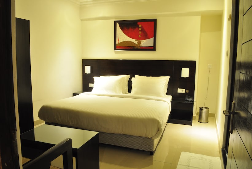 ANR Hotel (24 Hours Check-in & Check-Out), Lucknow 4