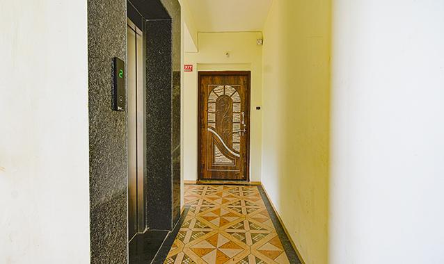 Fab Hotel Golden Leaf