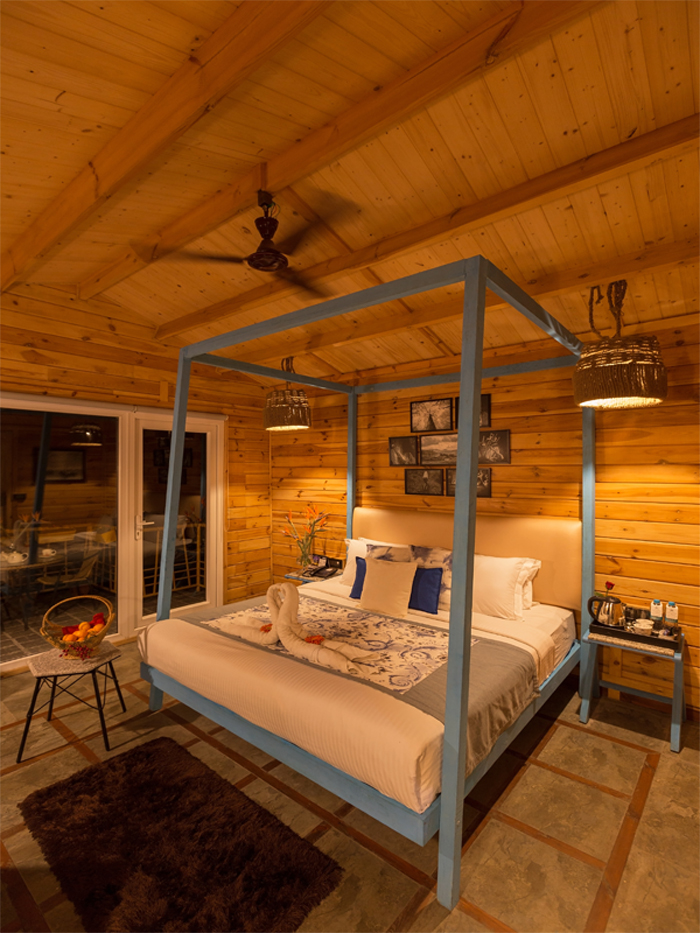 Log Hut With Plunge Pool