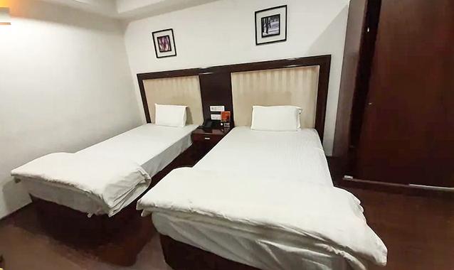 Fab Hotel Prime Dev Aadi, Ahmedabad 4