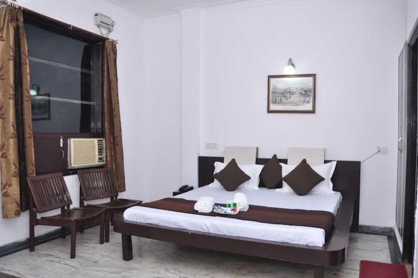 Gurjeet Hotel by Naavagat, Amritsar