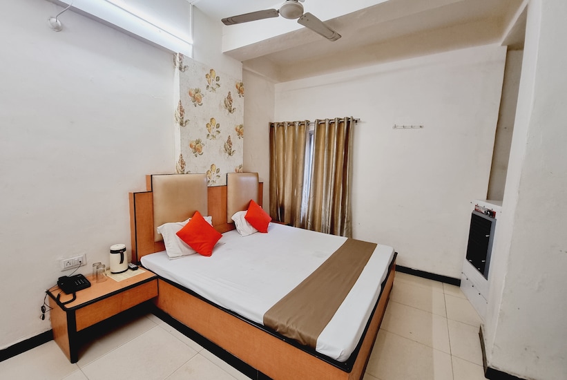 Hotel Crown, Bhopal 4