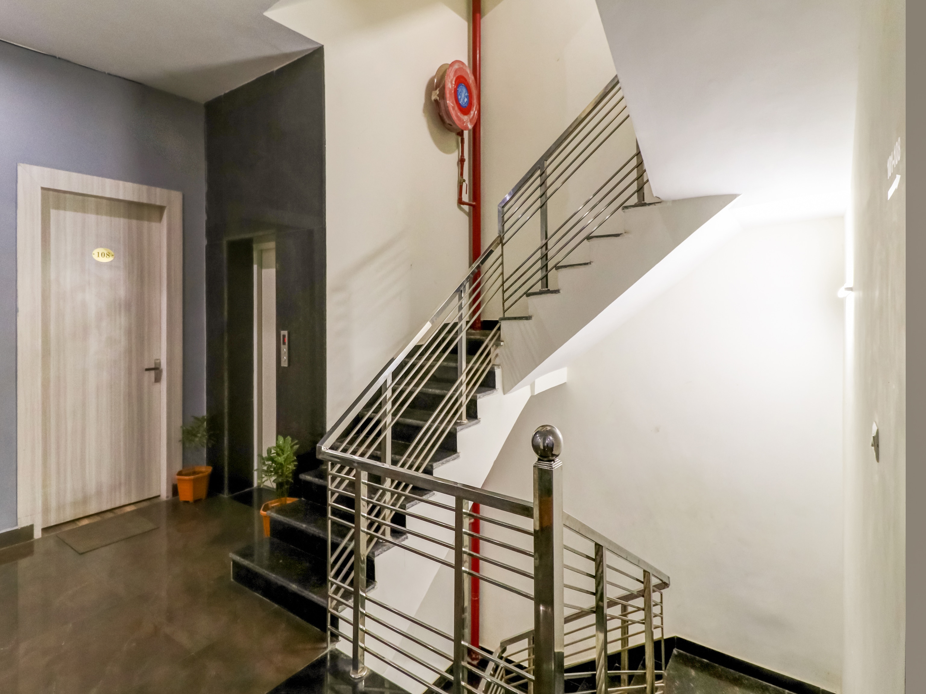 Townhouse 513 Hotel Skylight, Gurgaon 5