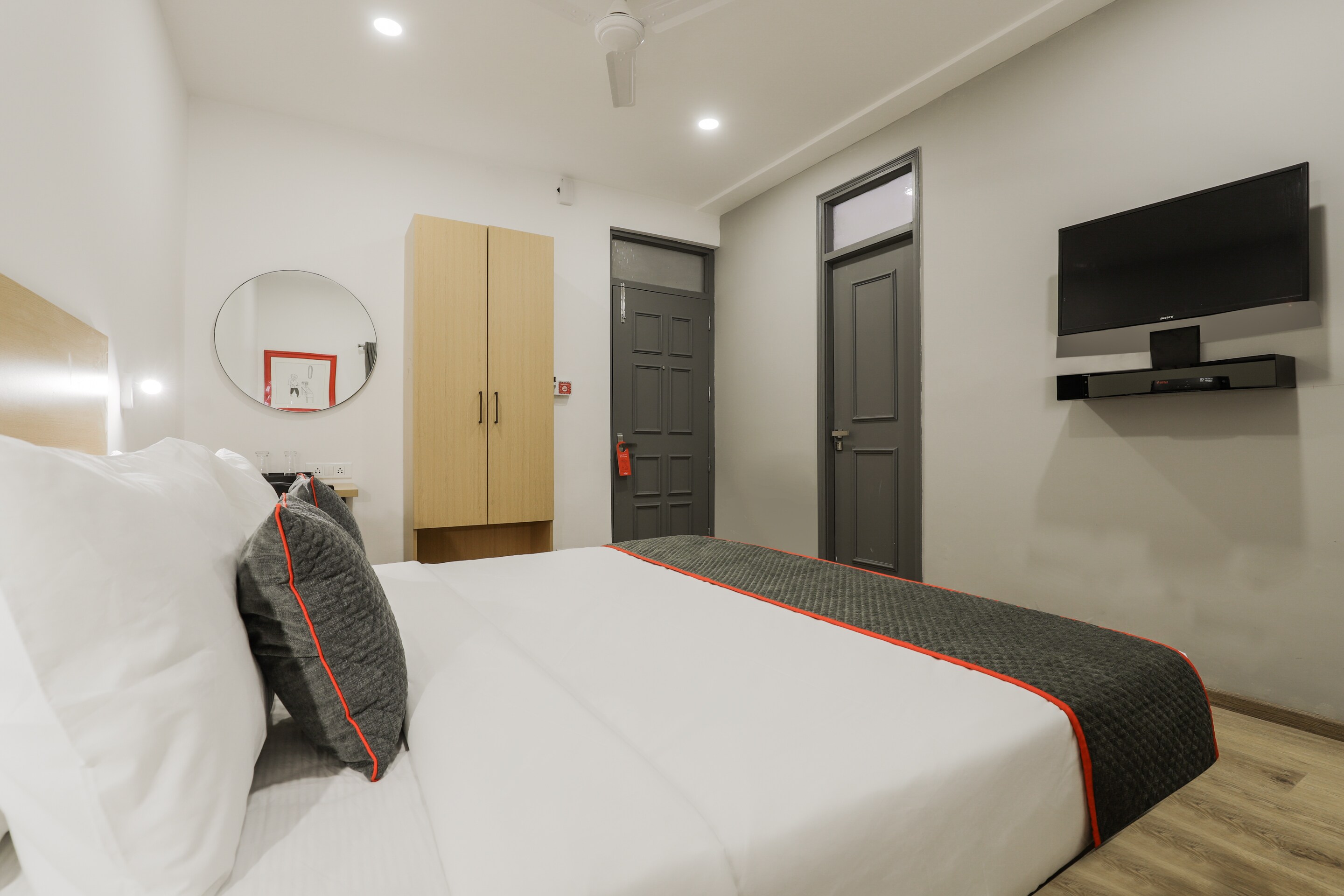 OYO Townhouse 340 JAGEER PALACE, New Delhi 5