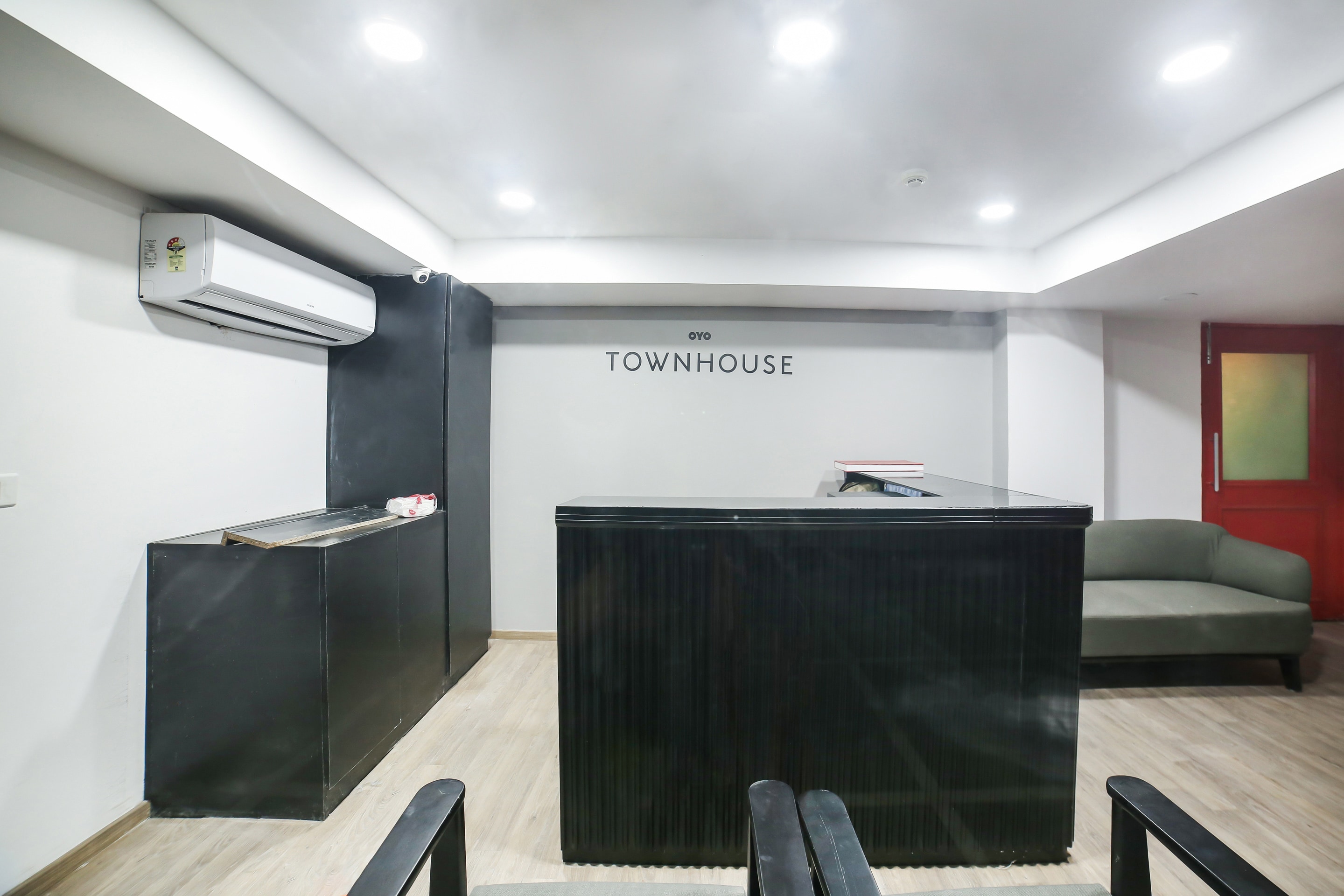 OYO Townhouse 373 Vishwas Nagar, New Delhi 3