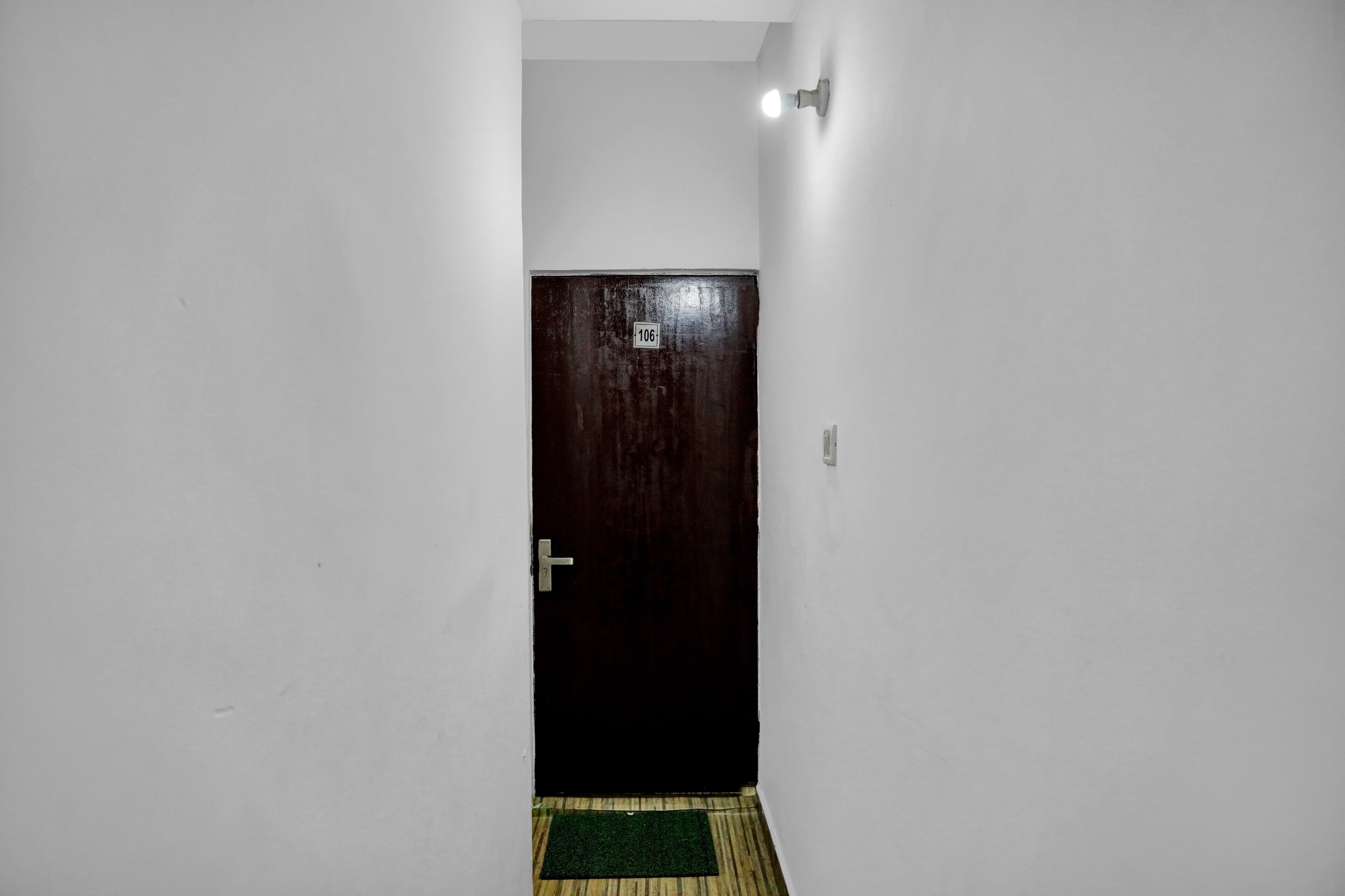 OYO Townhouse 433 JPS, New Delhi 2