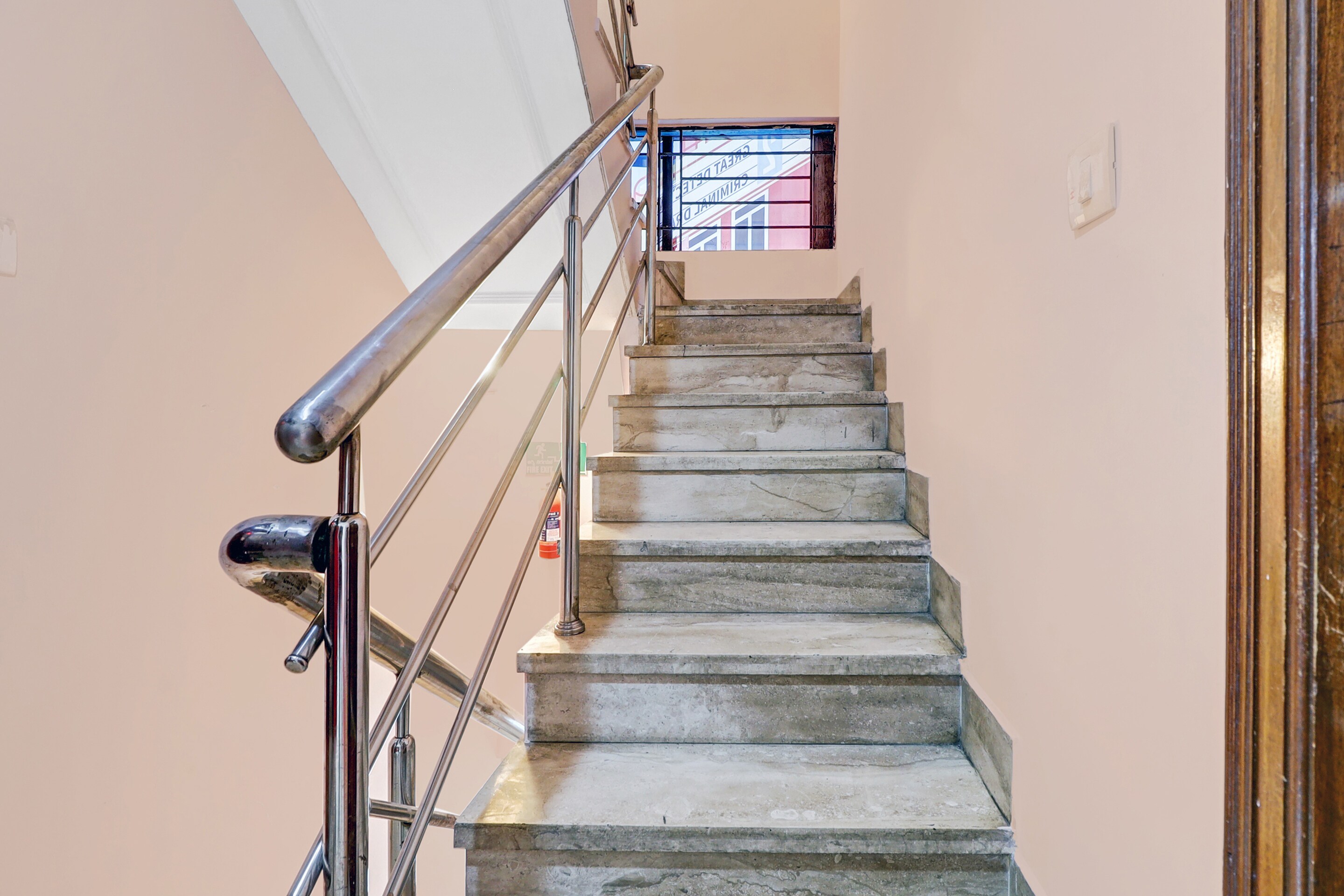 OYO Townhouse 82047 SRK Live Inn Castle, Bangalore 2