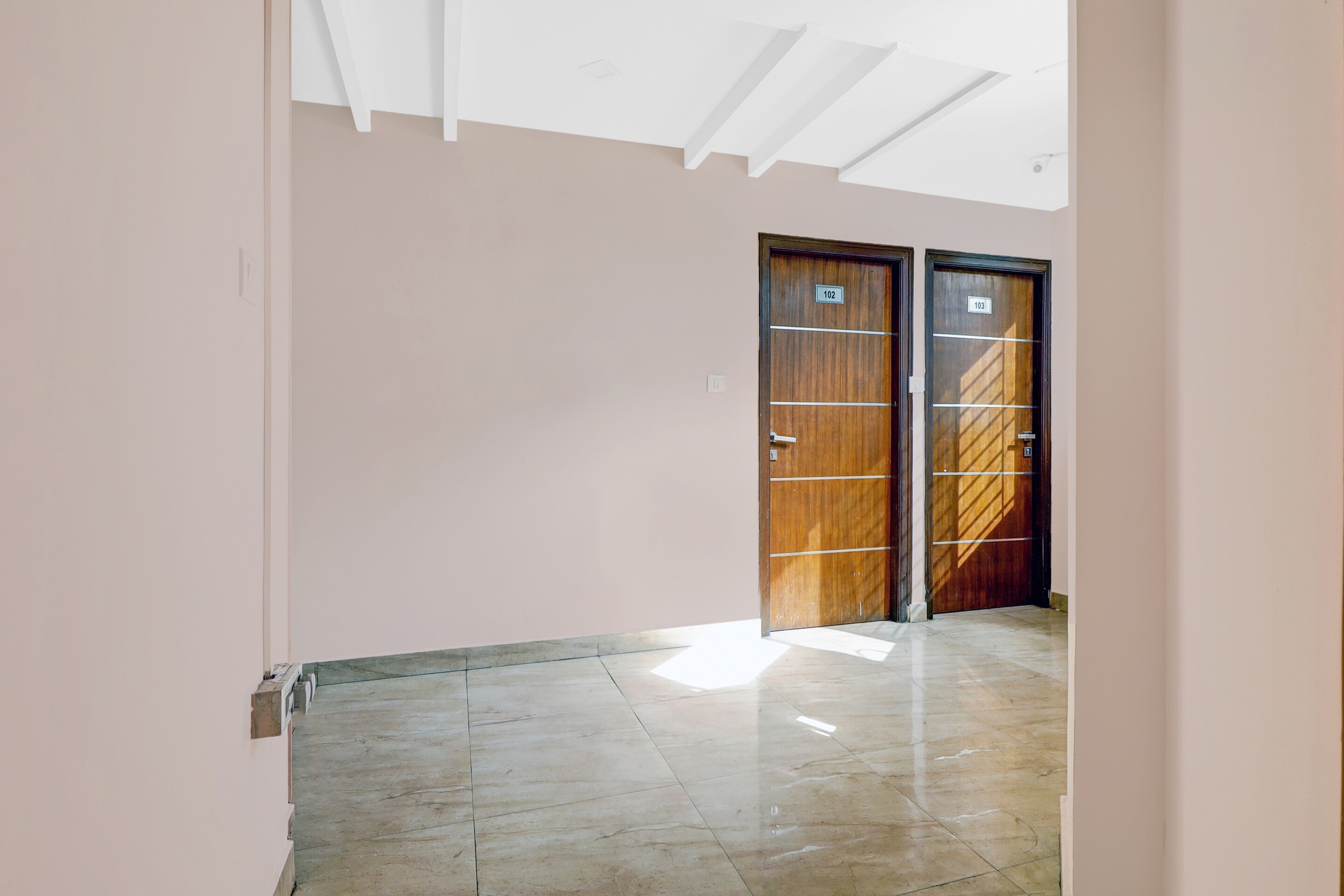 OYO Townhouse 82047 SRK Live Inn Castle, Bangalore 3