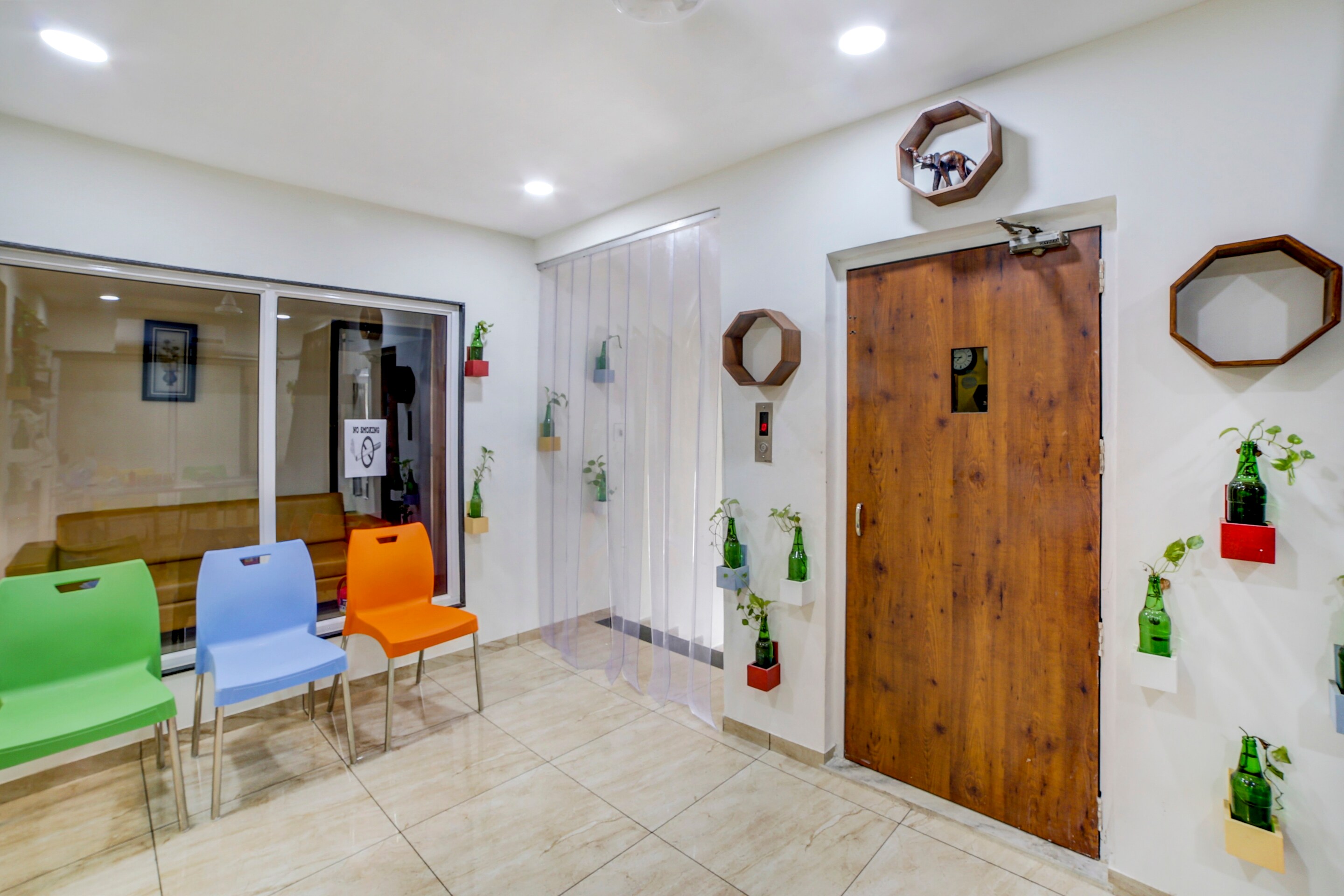 Townhouse OAK Hotel Leo, Ahmedabad 3