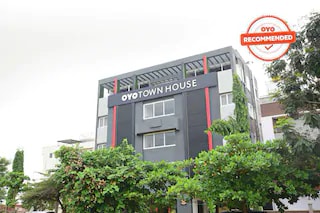 OYO Townhouse 106 Airport Road, Bangalore 2