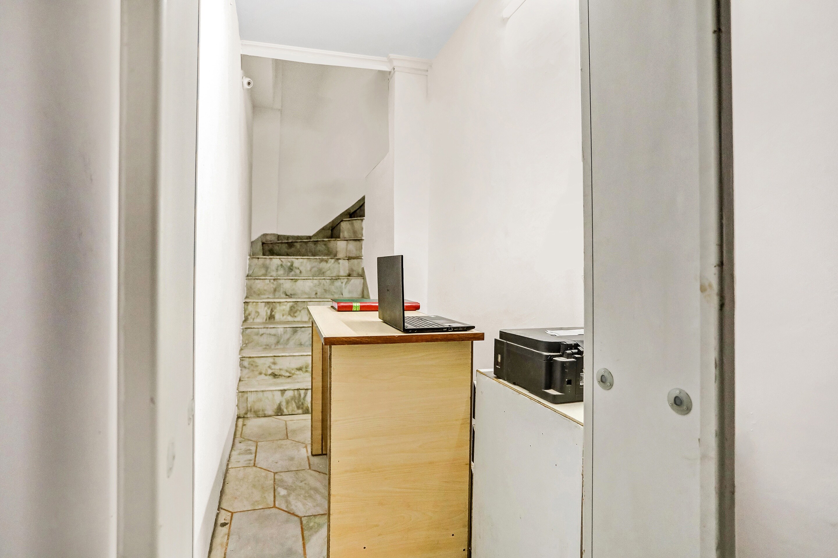 Collection O 83547 Iconic Residency, New Delhi 3