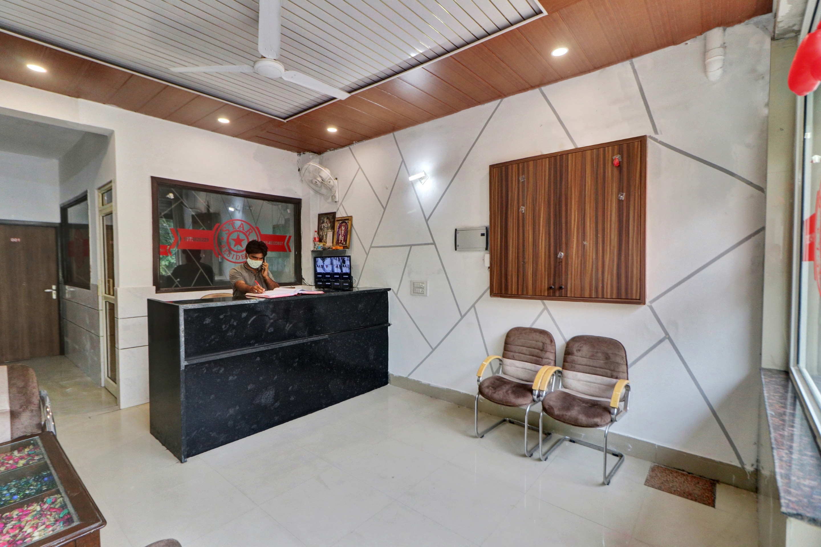 Collection O 87094 Hotel Star Ki, New Delhi 4