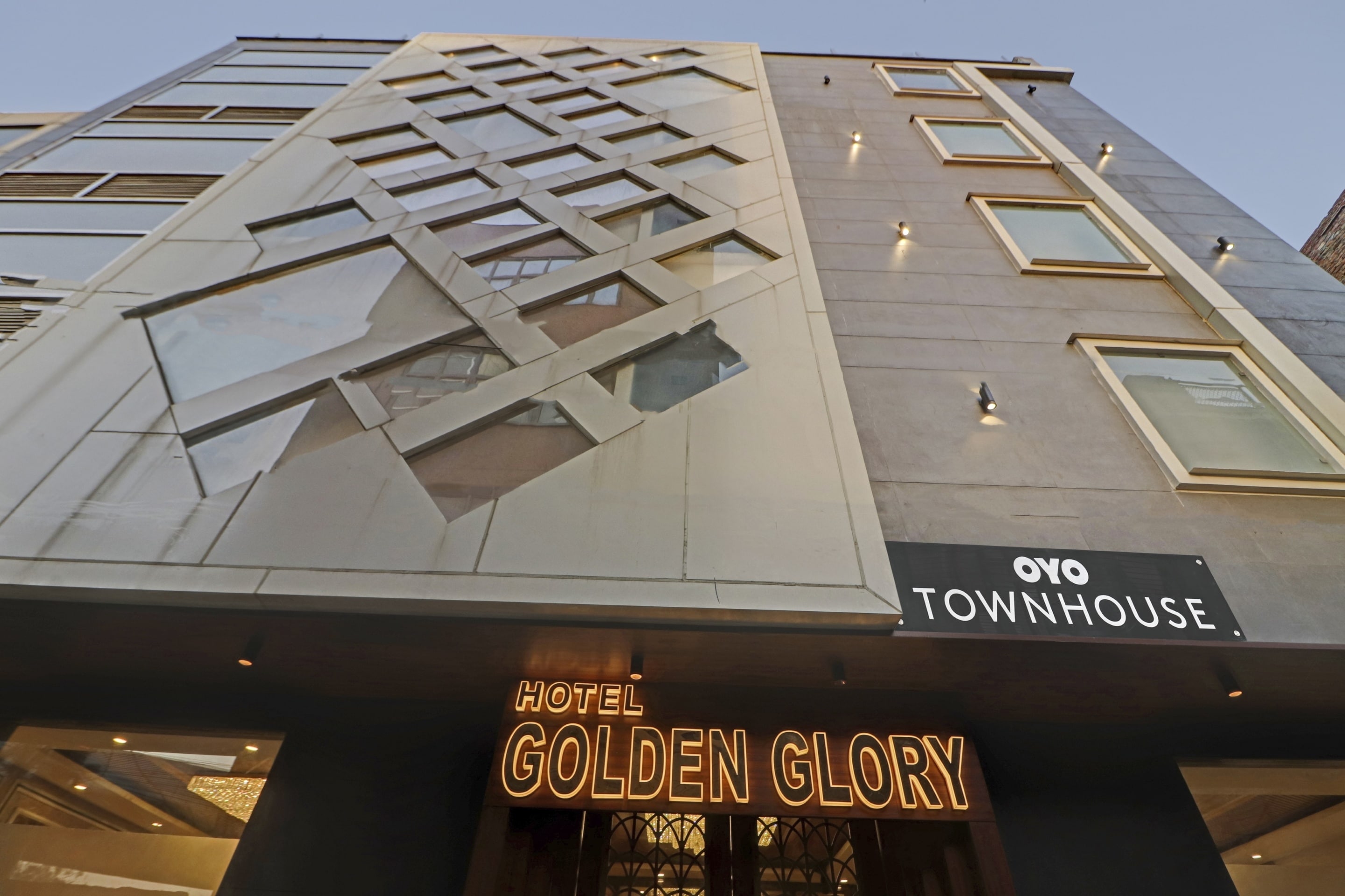 OYO Townhouse 950 Hotel Golden Glory, New Delhi 3