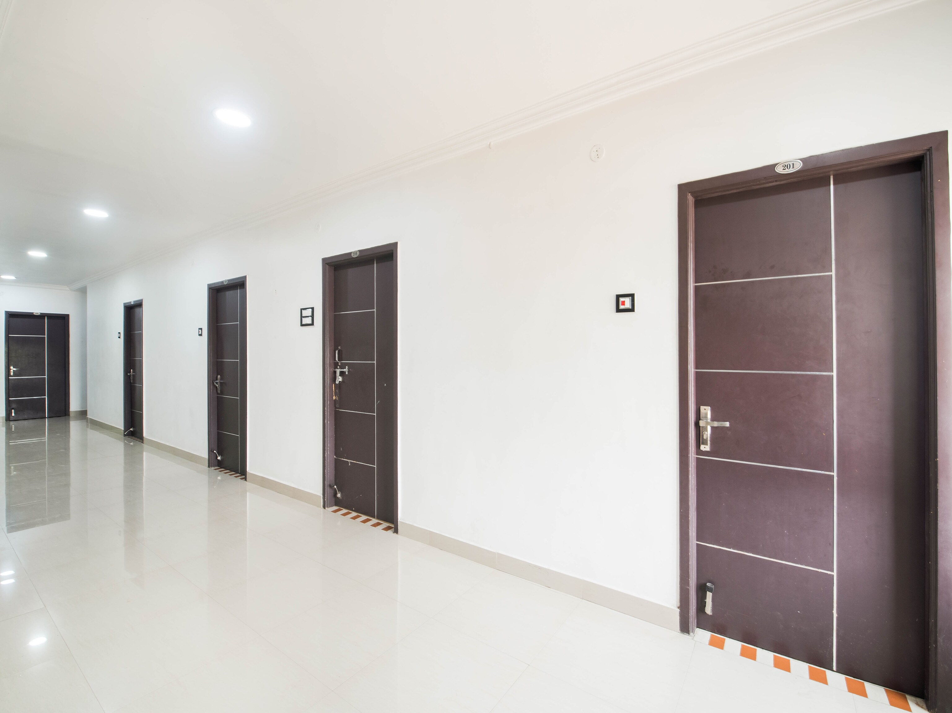 Capital O 76441 Hotel Aditya Grand, Guntur 5