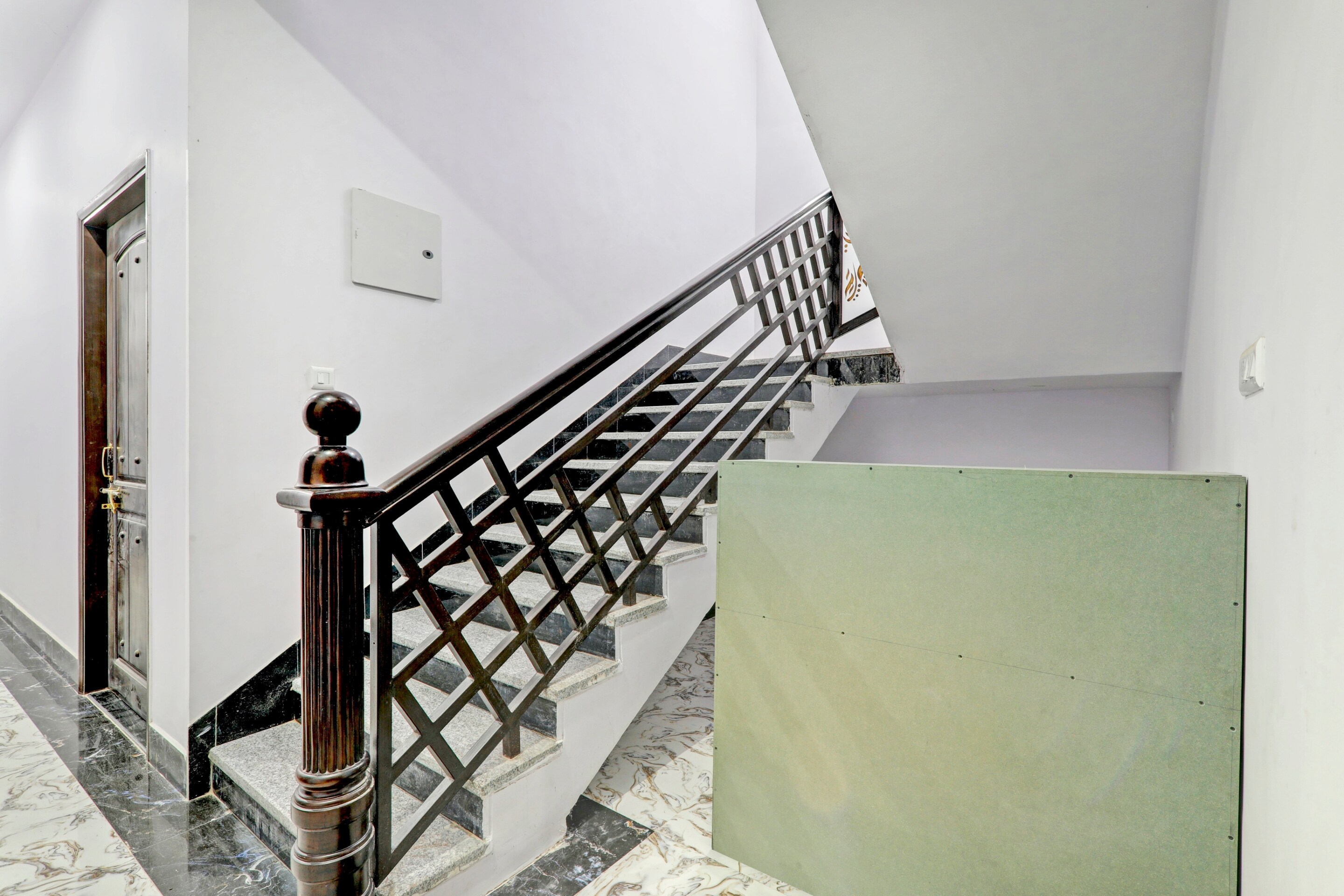 Collection O 83439 Hotel The Lemongrass, Allahabad 4