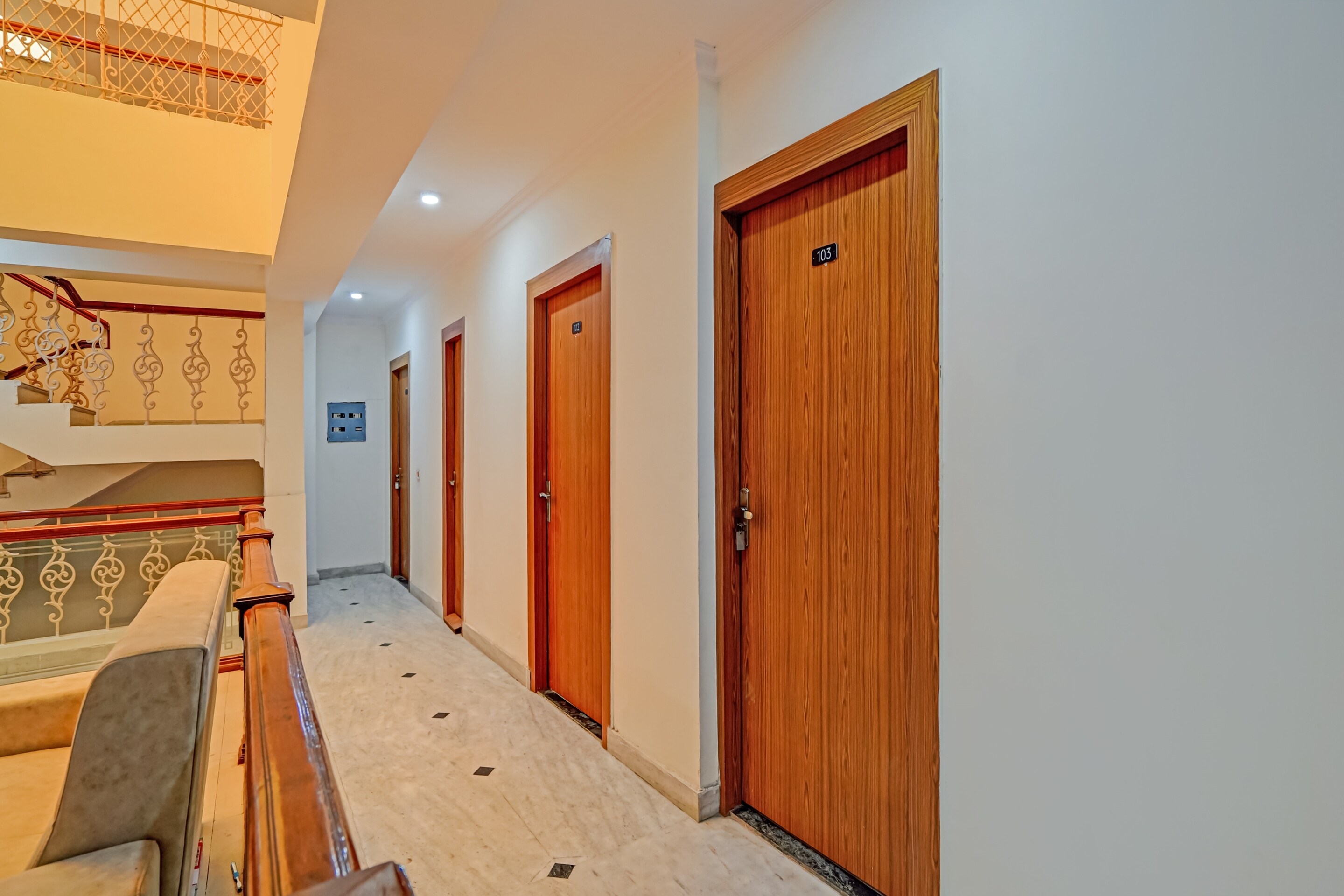 Capital O NOD1066 Perfect INN, Noida 3