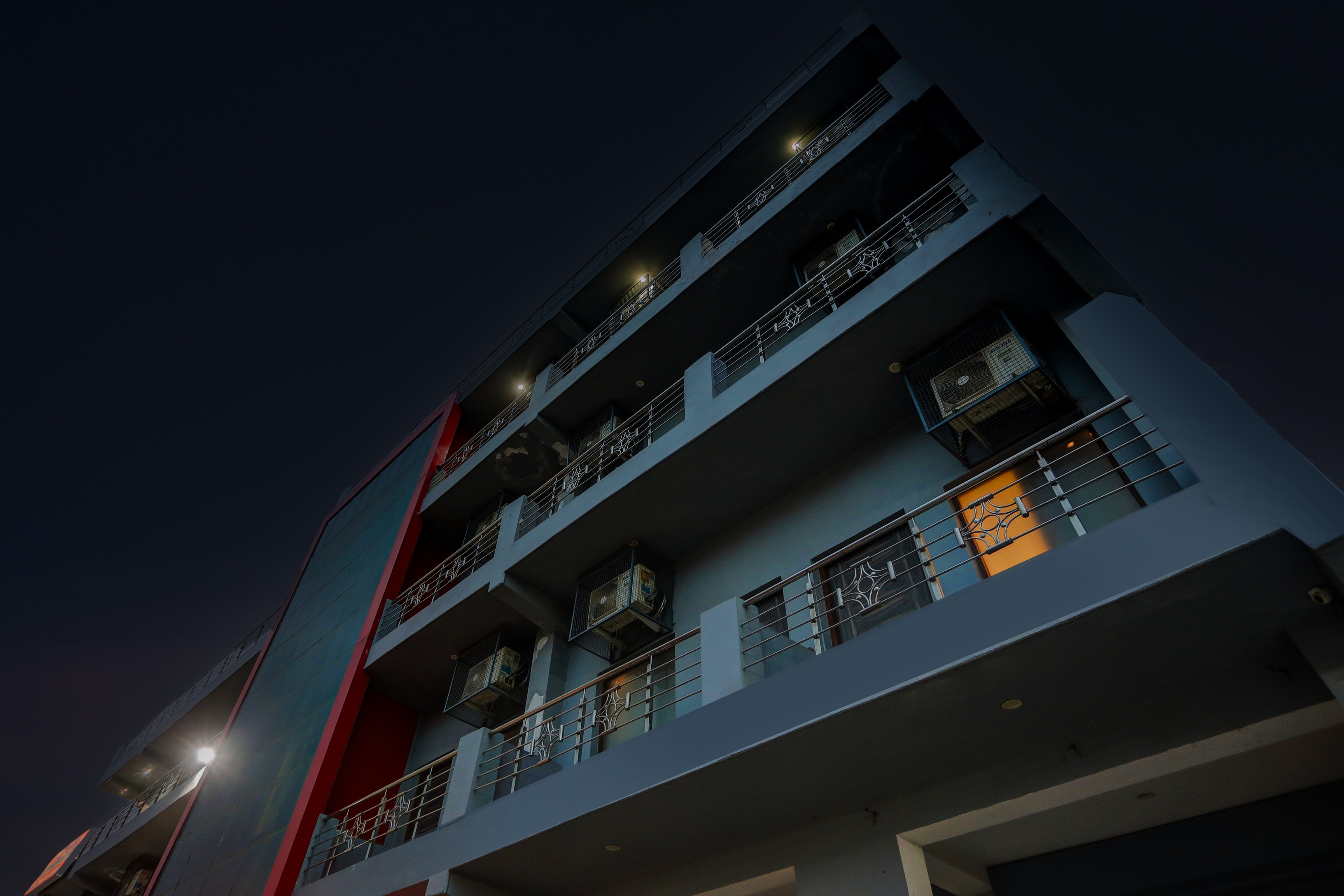 OYO Townhouse 589 Hotel Diamond View, Noida 2