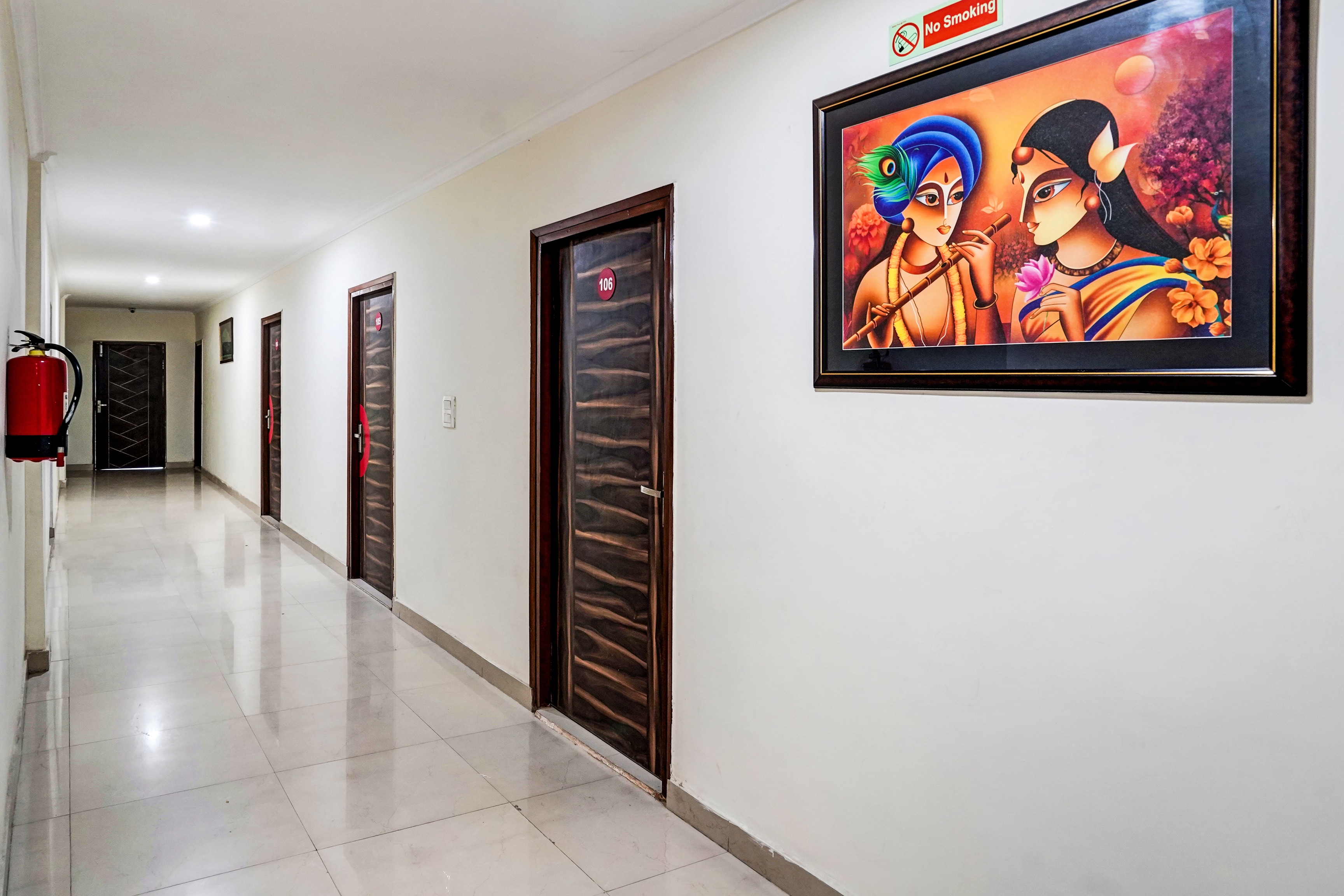 OYO Townhouse 589 Hotel Diamond View, Noida 4