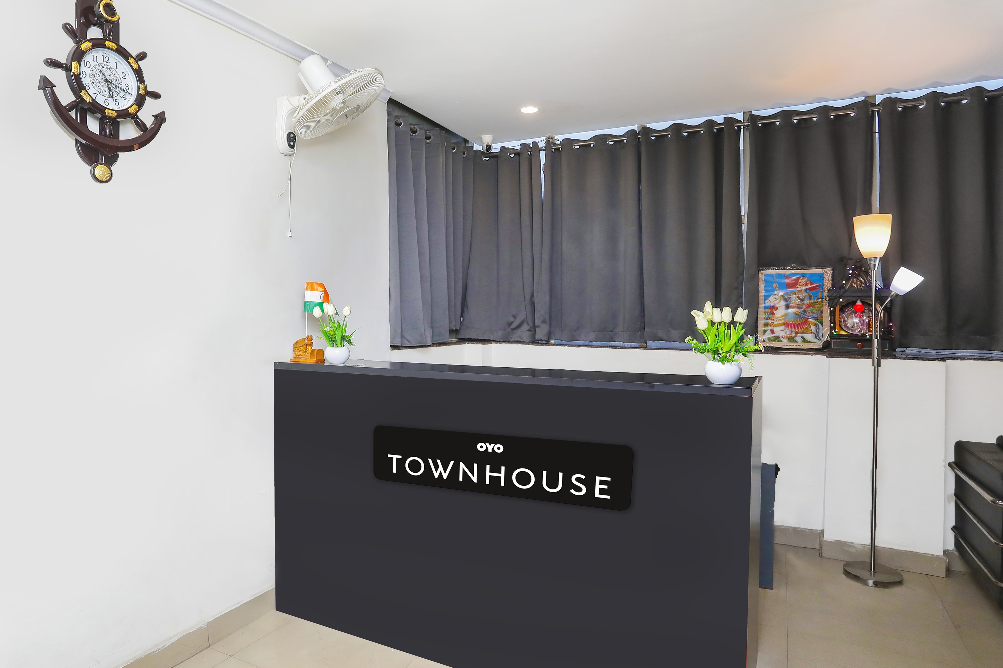 OYO Townhouse 589 Hotel Diamond View, Noida 5