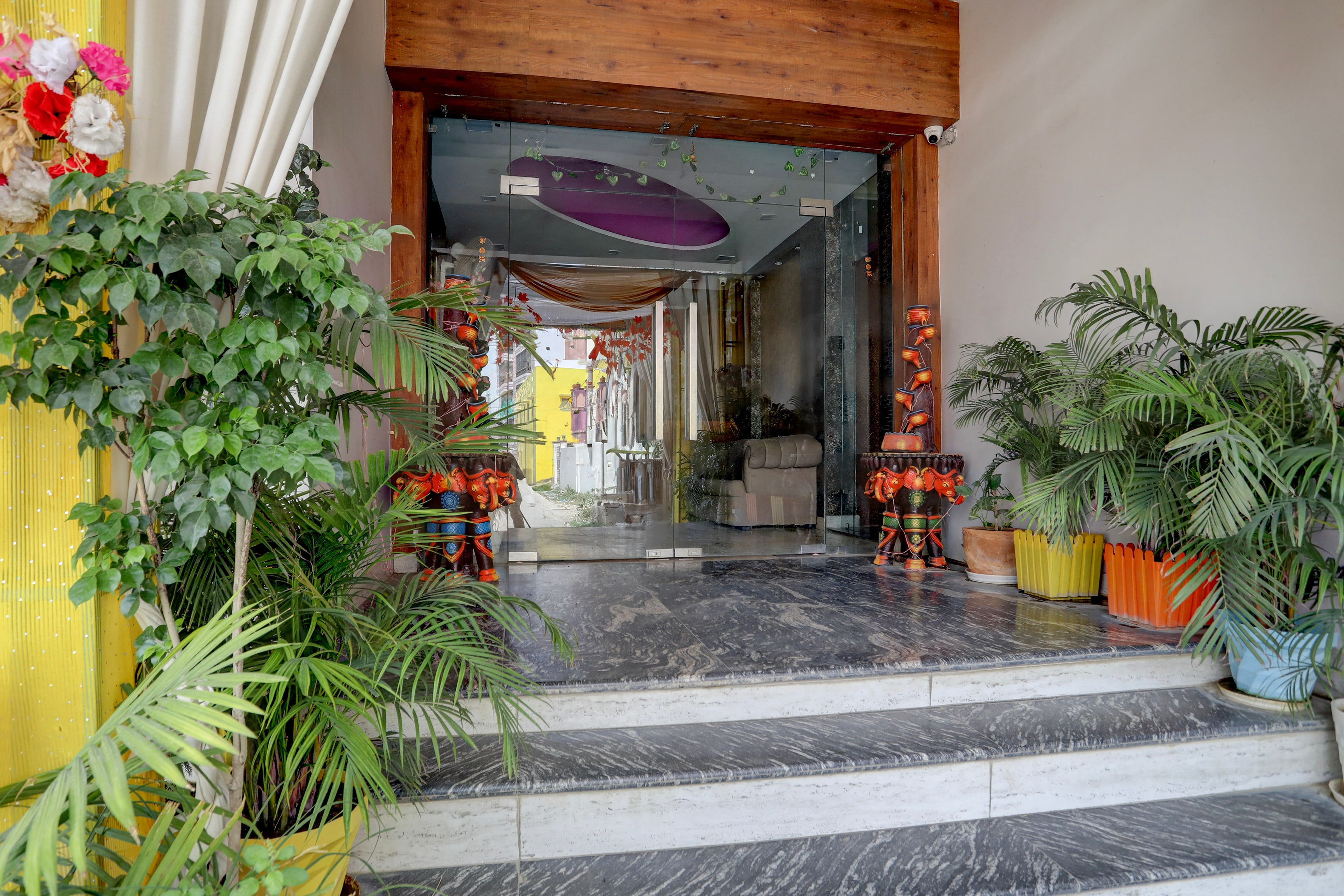 Collection O 76042 Hotel Rk Heights And Banquets