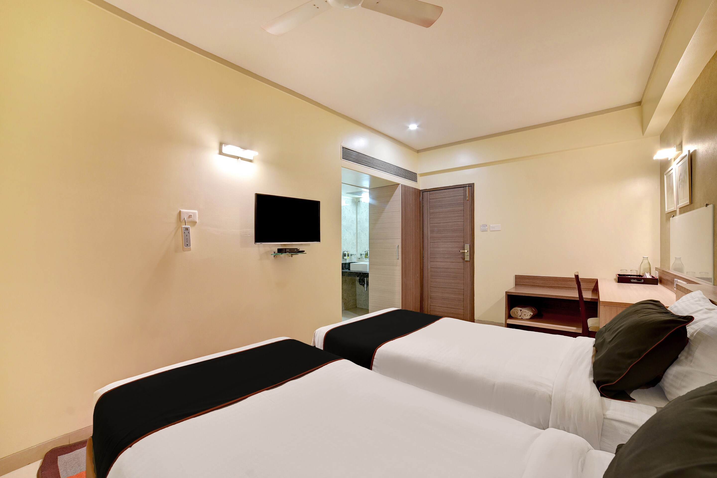 Collection O 76358 Kapil Residency Parage Chowk, Pune 3