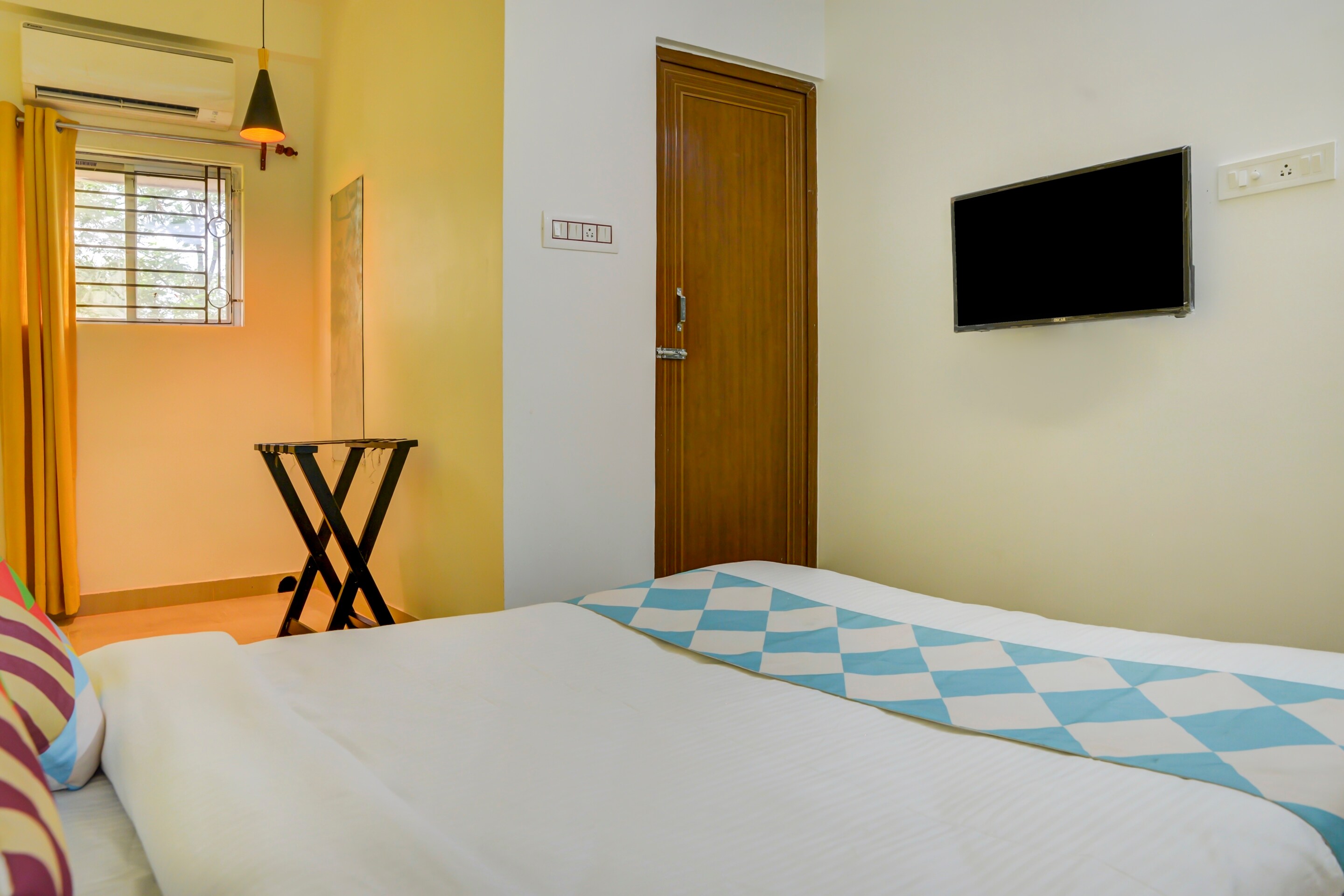 Collection O 76820 THE KOLKATA HOTEL, Kolkata 3