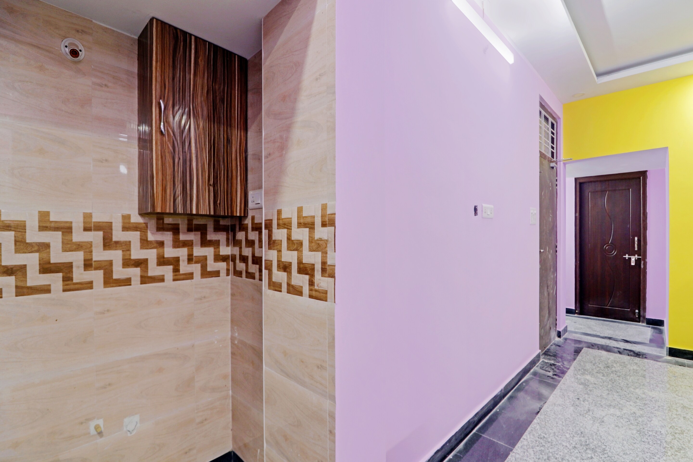 Collection O 80304 Hotel PNR Banjara Hills Near LV PRASAD HOSPITAL, Hyderabad 4