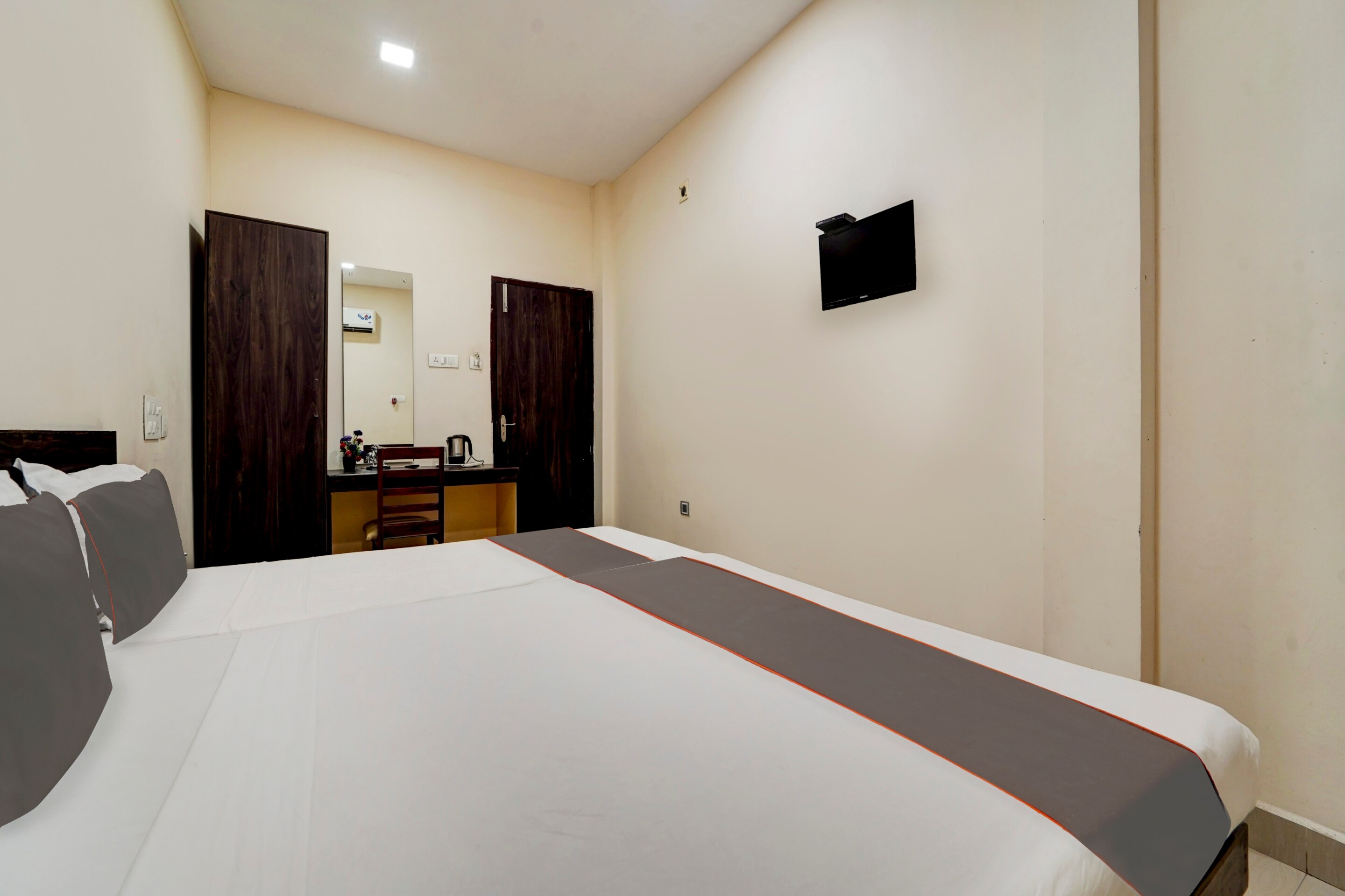 Collection O 82333 G Silver Hotels & Resorts, Chennai 2