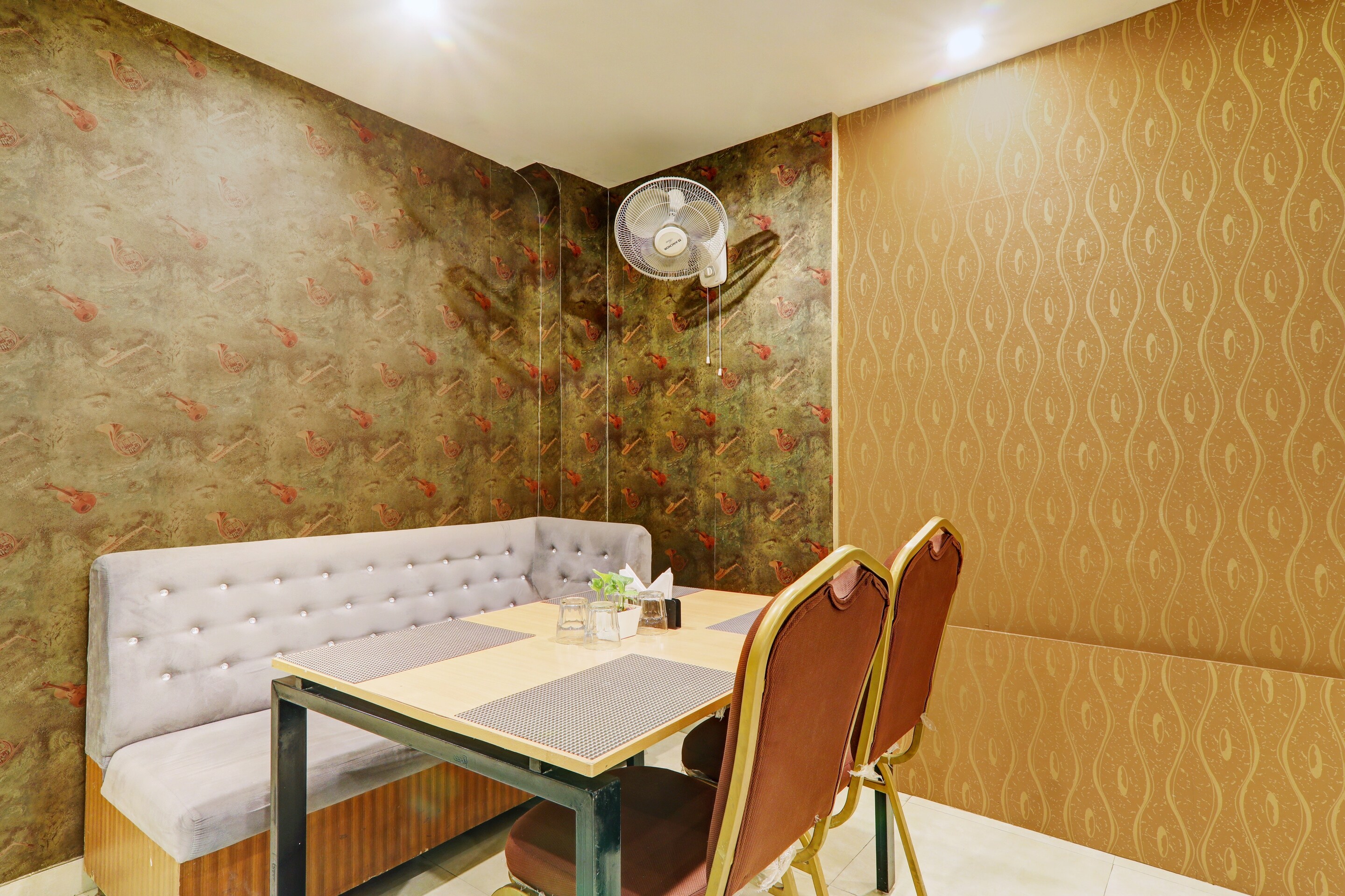 oyo townhouse 418 rama inn, Lucknow 2