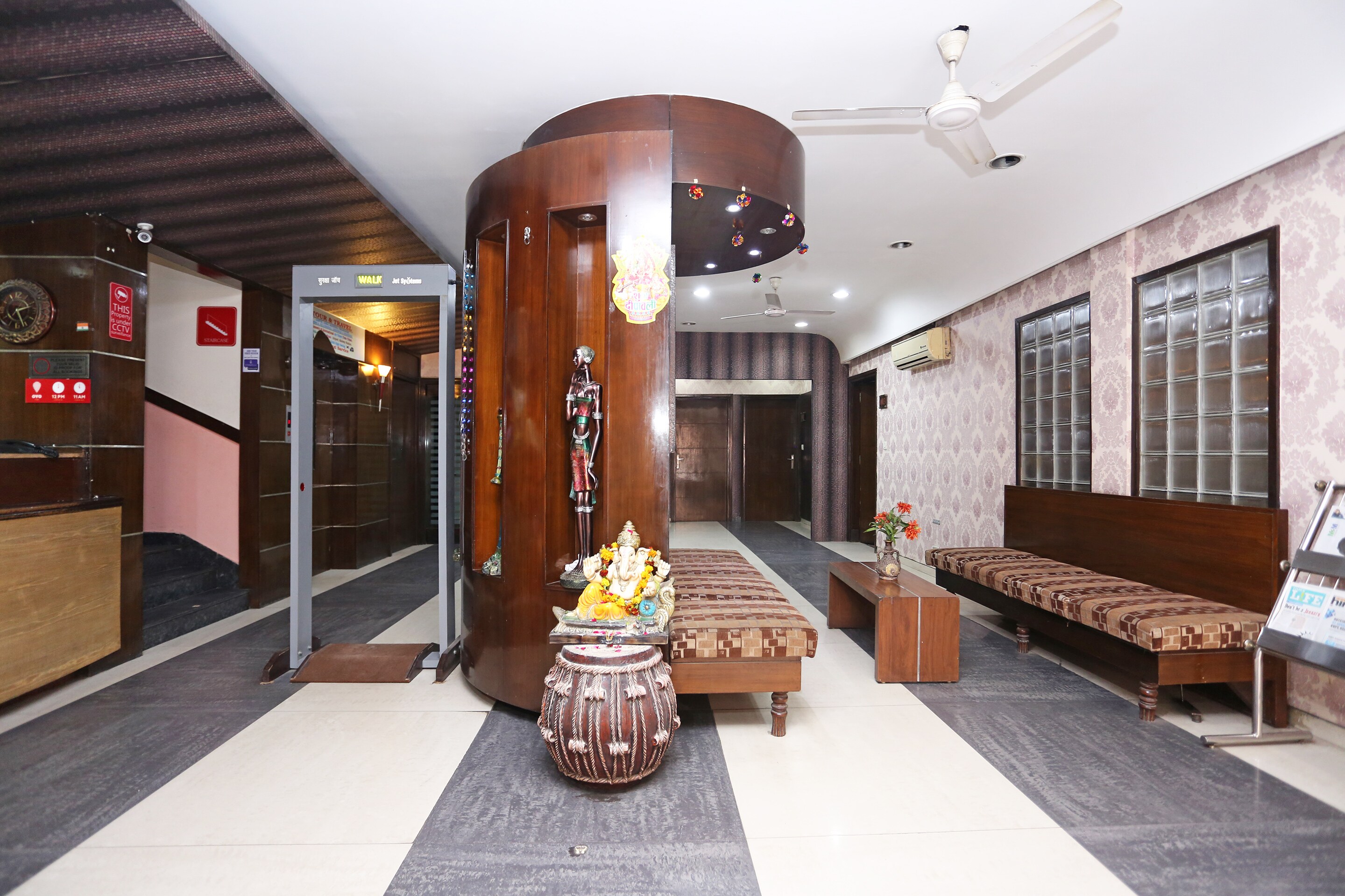 Hotel Grand Peepal, New Delhi 5